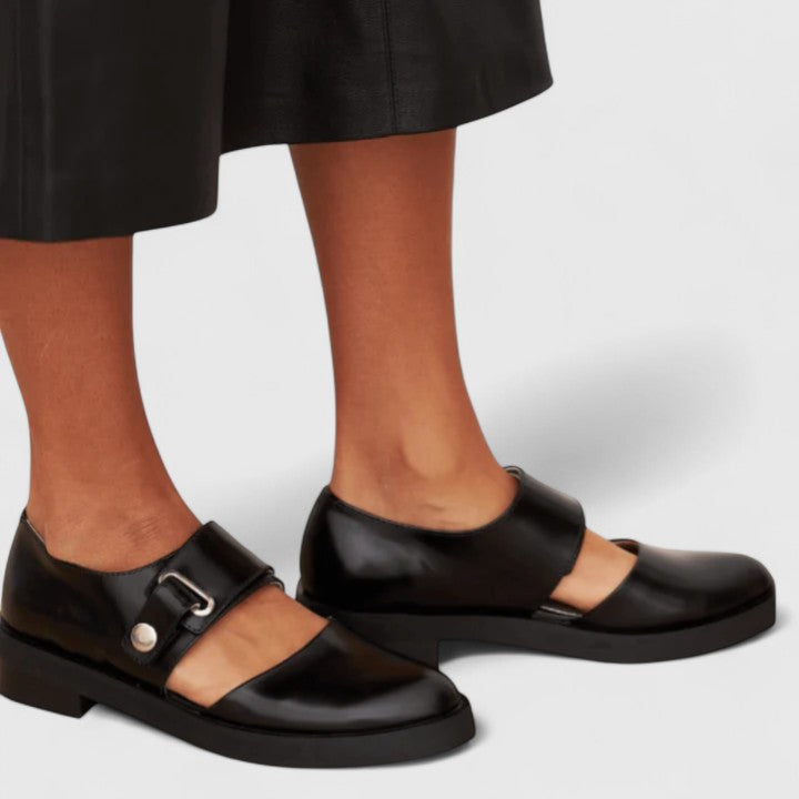 Elegant black shoes for women