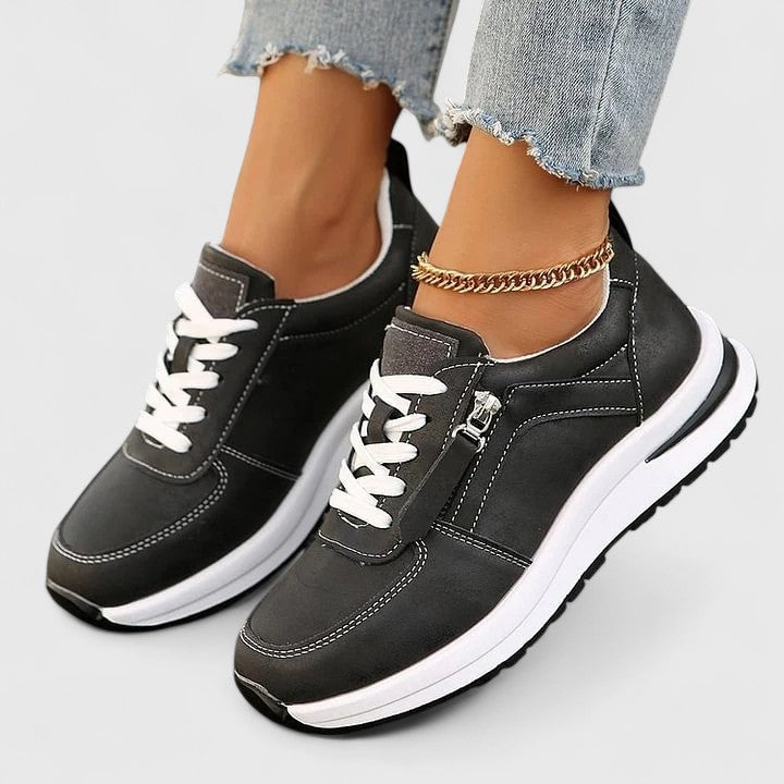 Elegant shoes in silver, gold, black and brown for women