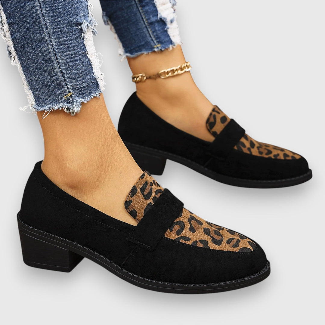 Comfort loafers in brown, gray, black and dark brown for women