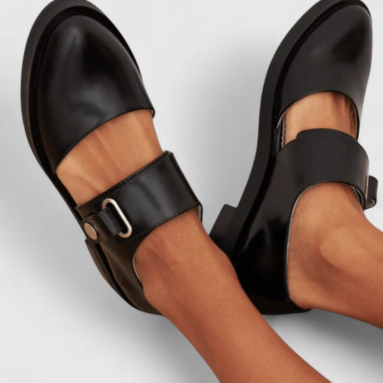 Elegant black shoes for women