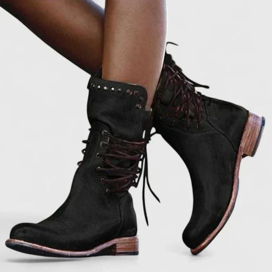 Elegant boots in brown, black and gray for women