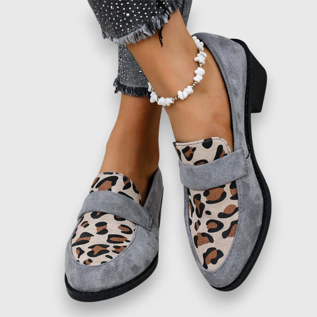 Comfort loafers in brown, gray, black and dark brown for women
