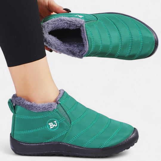 Warm slip-on boots in seven colors for women