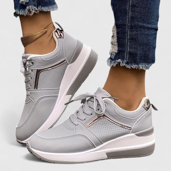Comfort shoes in beige, black, gray and white for women
