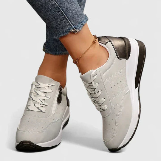 Comfort shoes in blue, black and gray for women