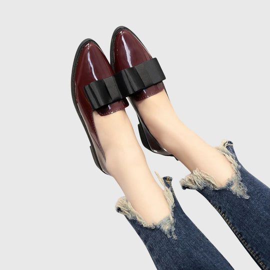Comfort loafers in red and black for women