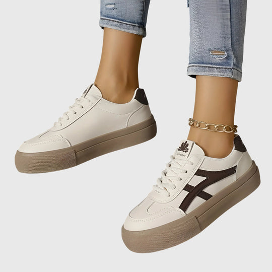 Comfort sneakers in blue and brown for women
