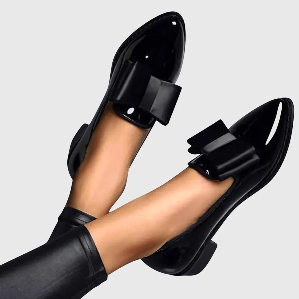 Comfort loafers in red and black for women
