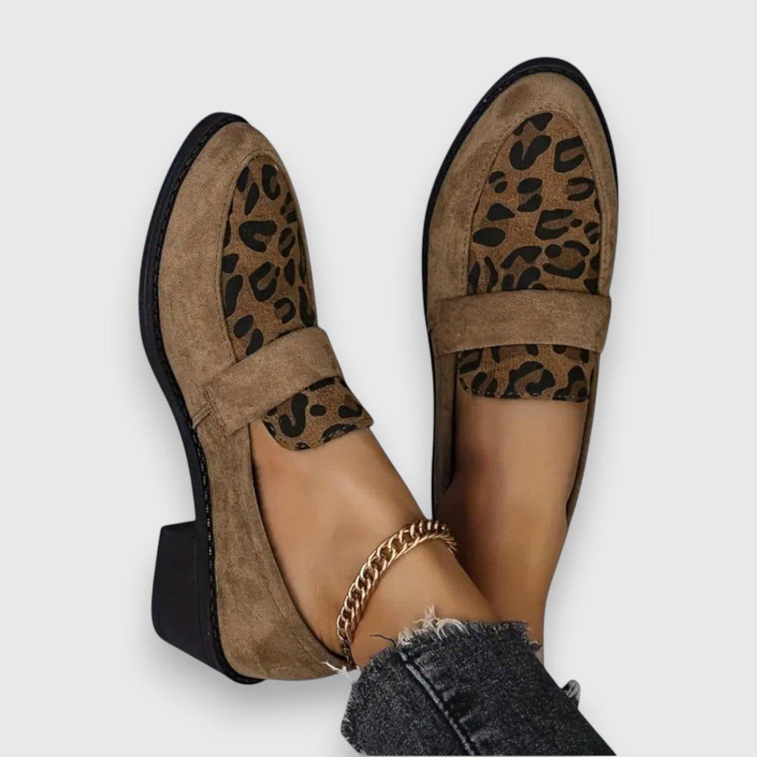 Comfort loafers in brown, gray, black and dark brown for women