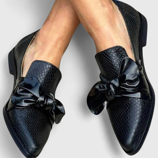 Elegant black loafers for women