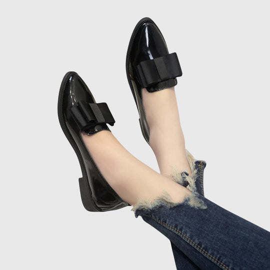 Comfort loafers in red and black for women