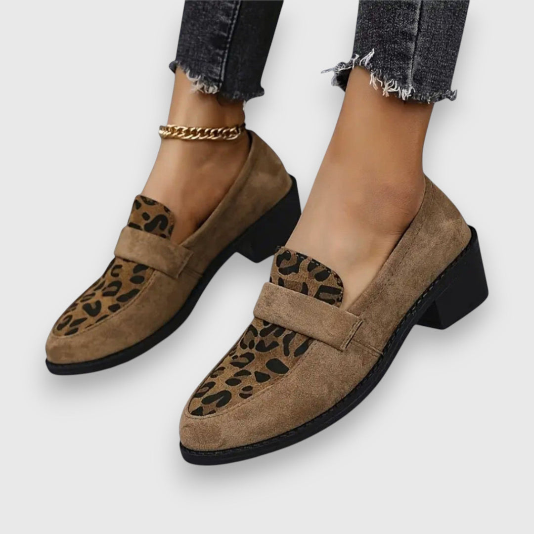 Comfort loafers in brown, gray, black and dark brown for women