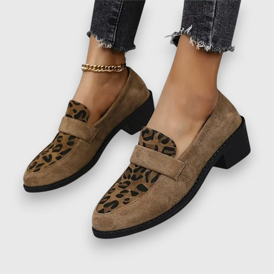 Comfort loafers in brown, gray, black and dark brown for women