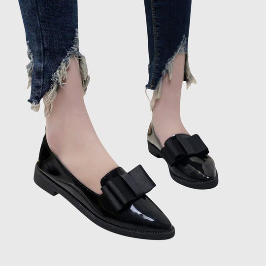Comfort loafers in red and black for women