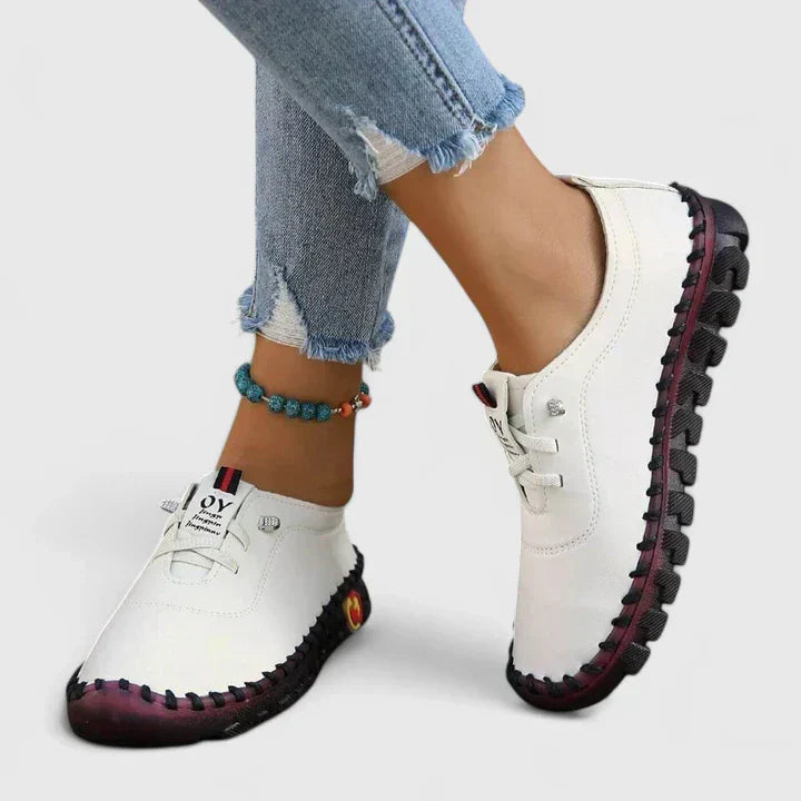 Elegant shoes in beige, black, brown and red for women