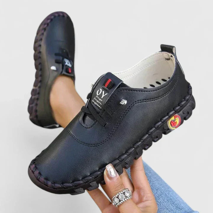 Elegant shoes in beige, black, brown and red for women