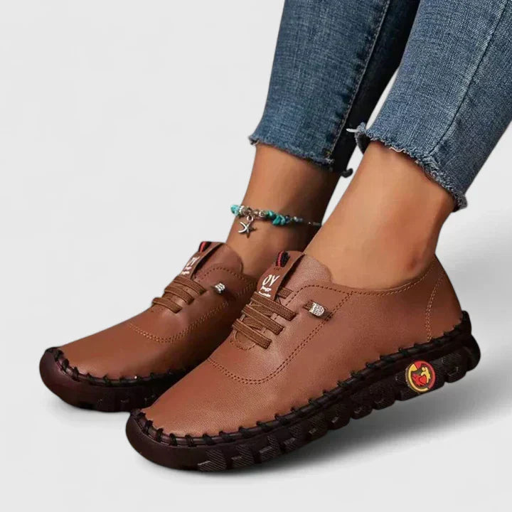 Elegant shoes in beige, black, brown and red for women