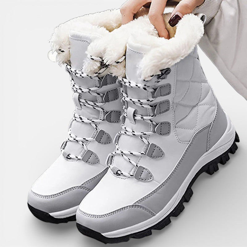 Winter boots in black, white and red for women