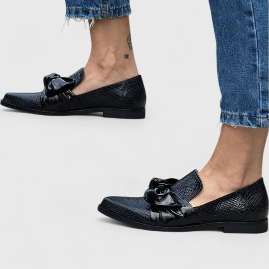 Elegant black loafers for women