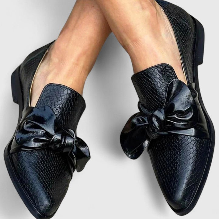 Elegant black loafers for women