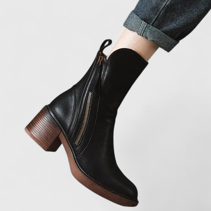 Refined everyday boots in black and brown for women