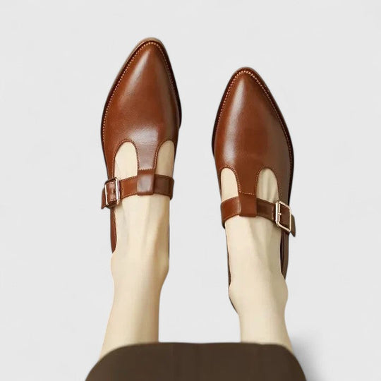 Elegant shoes in brown, black and beige for women