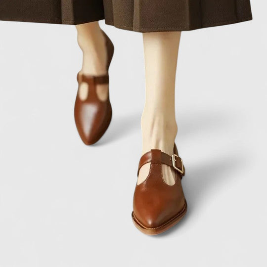 Elegant shoes in brown, black and beige for women