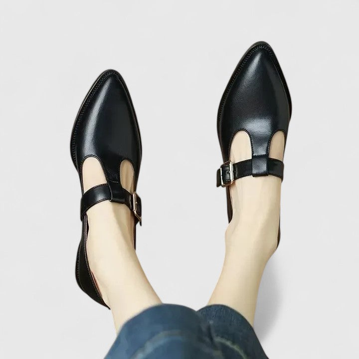 Elegant shoes in brown, black and beige for women