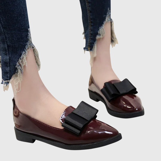 Comfort loafers in red and black for women