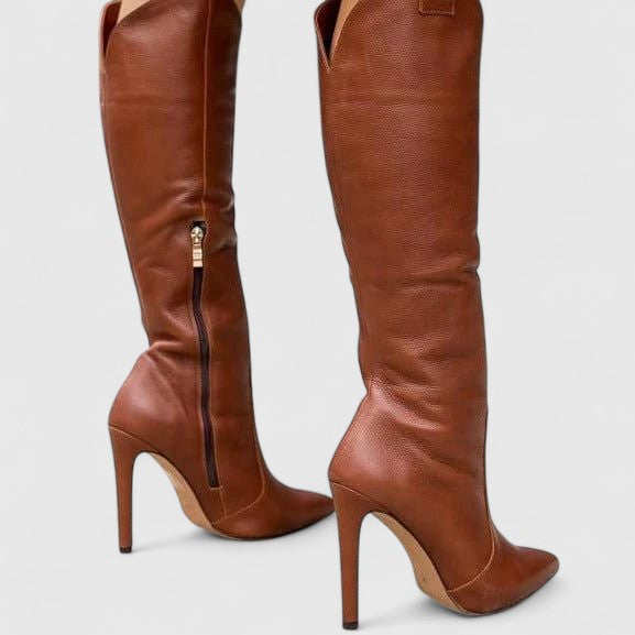 Comfort boots in five finishes for women