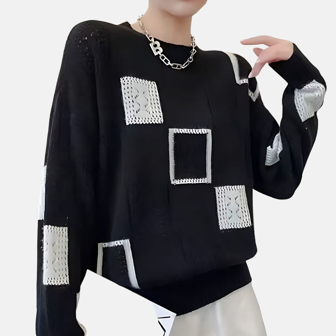 Cozy sweater in white, black and yellow for women