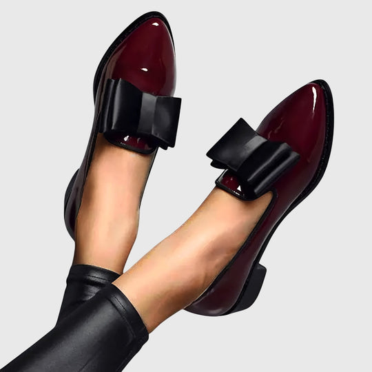 Comfort loafers in red and black for women