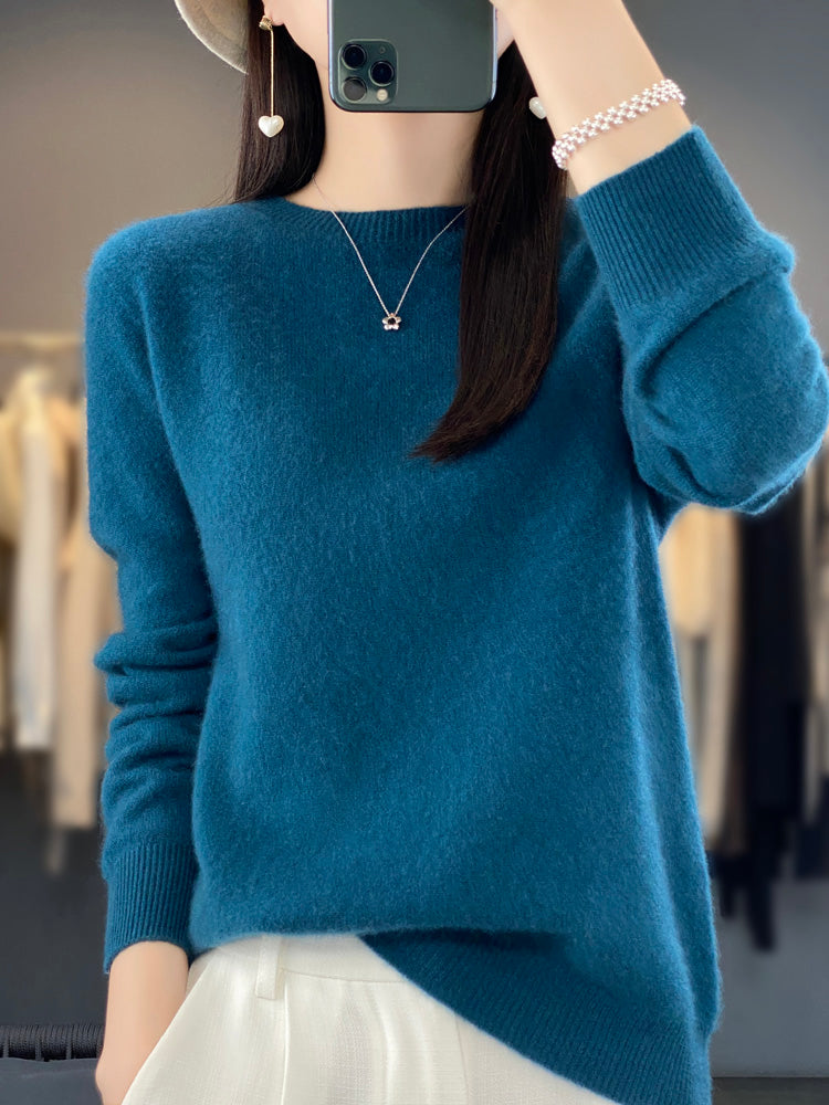Fine knit sweater in fourteen colors for women