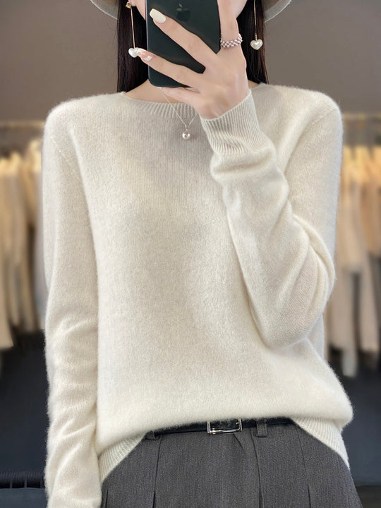 Fine knit sweater in fourteen colors for women