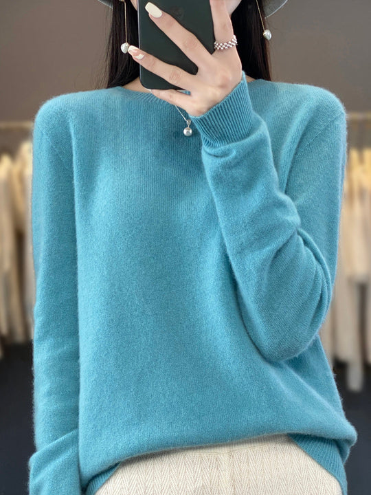 Fine knit sweater in fourteen colors for women