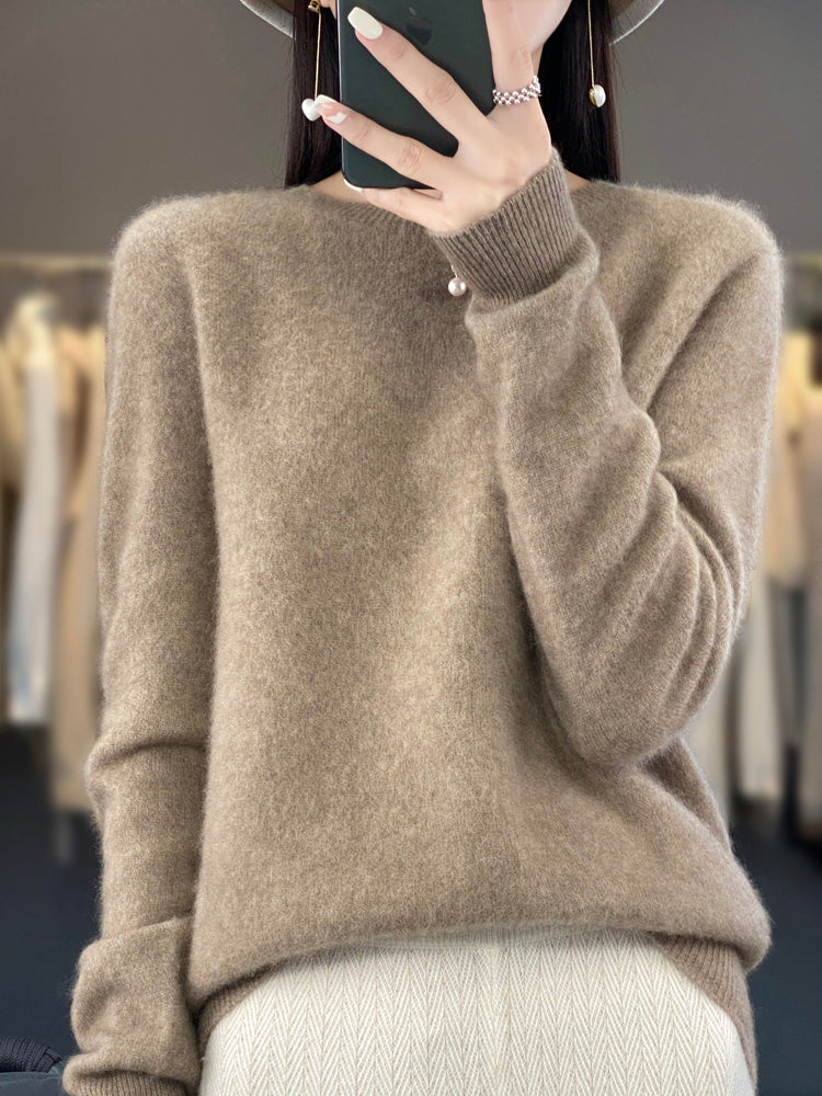 Fine knit sweater in fourteen colors for women