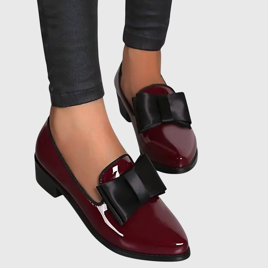 Comfort loafers in red and black for women