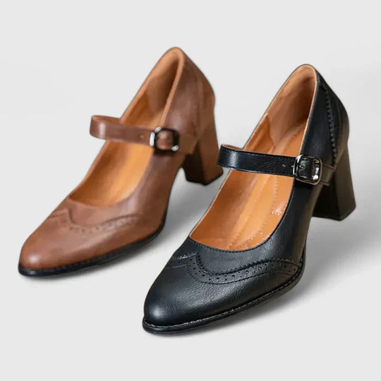 Comfort shoes in black and brown for women