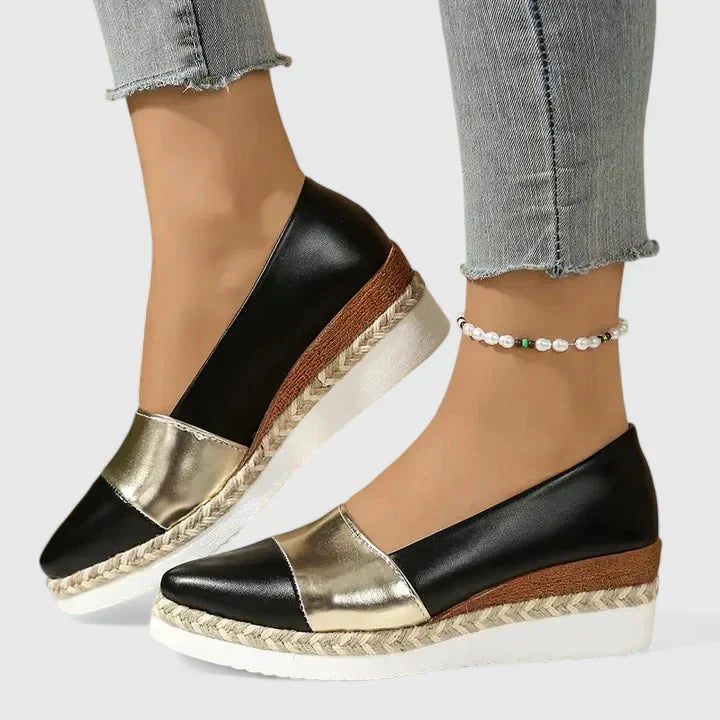 Comfort loafers in dark gold, black and cream for women