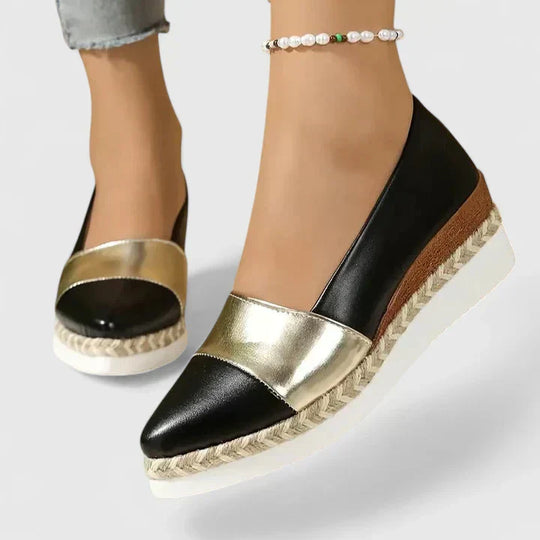 Comfort loafers in dark gold, black and cream for women
