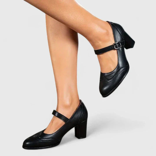 Comfort shoes in black and brown for women