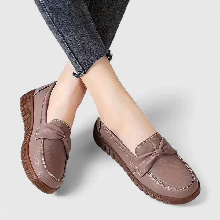 Comfort loafers in beige, black, gray, brown and red for women