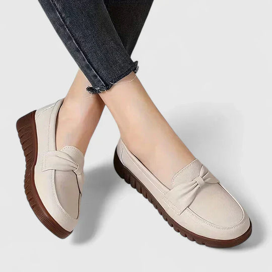 Comfort loafers in beige, black, gray, brown and red for women