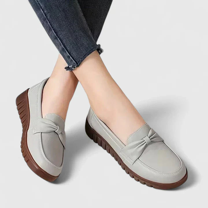 Comfort loafers in beige, black, gray, brown and red for women