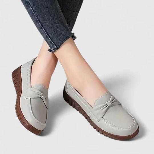 Comfort loafers in beige, black, gray, brown and red for women