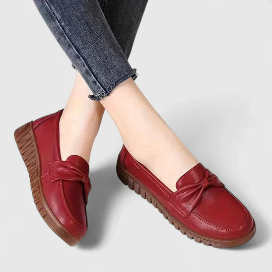 Comfort loafers in beige, black, gray, brown and red for women