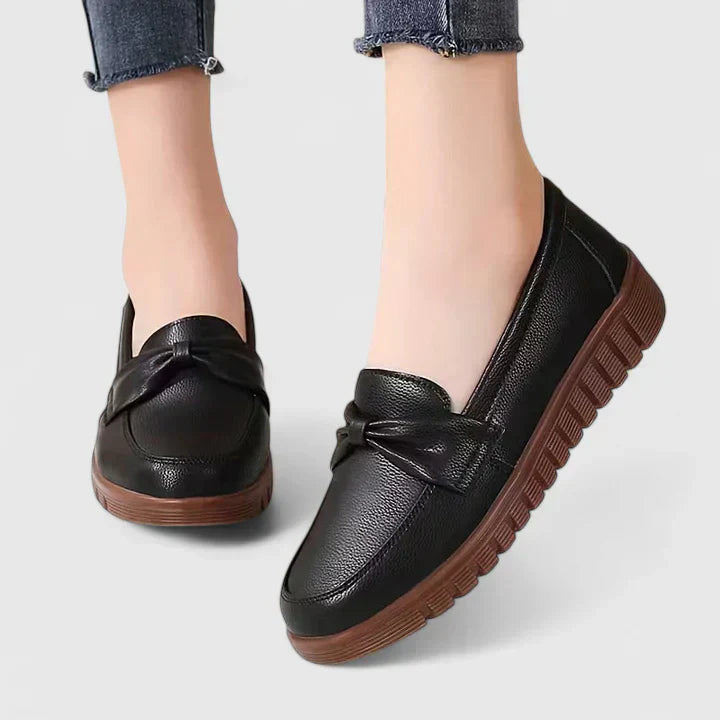 Comfort loafers in beige, black, gray, brown and red for women